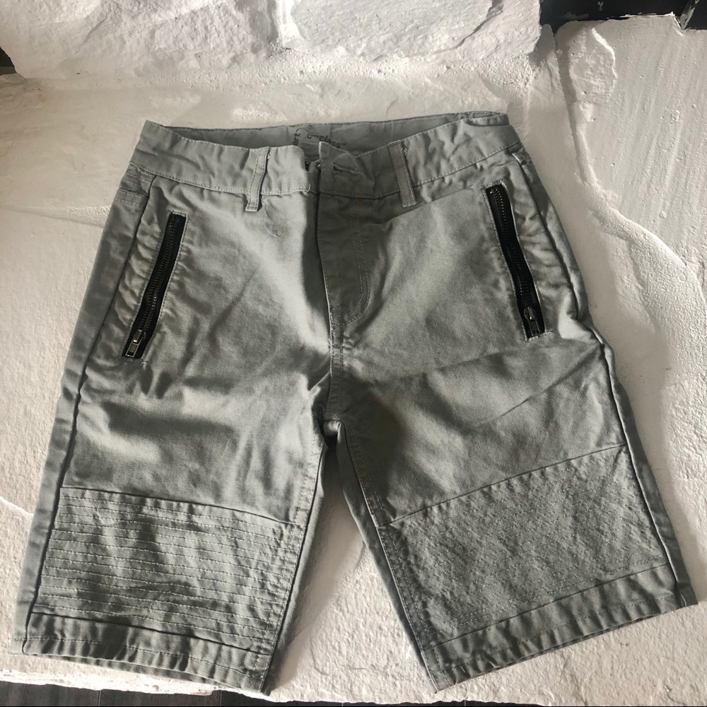Boys skater shorts - olive green - super cute sz 7